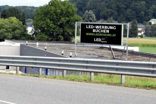 LED-Wall_mitterfeldstrasse_sign7_800_230905